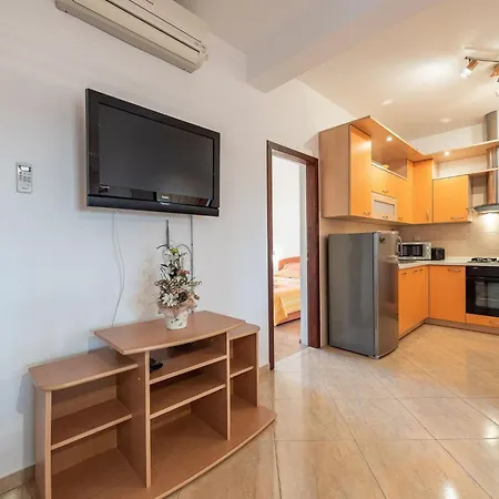 Buskulic Anamarija 1 By Interhome Apartament *