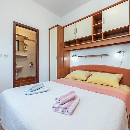 Apartament Buskulic Anamarija 1 By Interhome Vir