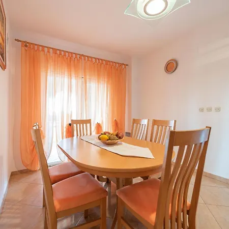 Buskulic Anamarija 1 By Interhome Vir