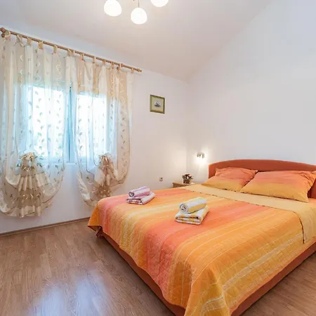 Buskulic Anamarija 1 By Interhome * Vir
